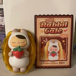 Strawberry pancake pucky